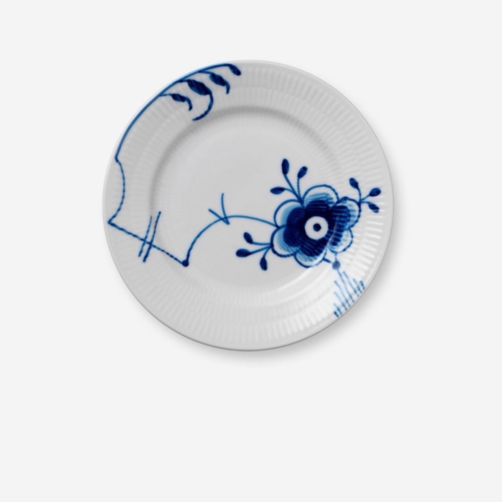 NWT Royal Copenhagen Blue Fluted Mega 17cm plate - Picture 2 of 5